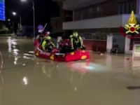 'TO NIJE VODENA BOMBA, NEGO CUNAMI': Raste broj stradalih i nestalnih u katastrofalnim poplavama u Italiji, traga se za DVOJE DECE (FOTO, VIDEO)