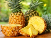 ŠIROK SPEKTAR: Kako ananas djeluje na zdravlje, na šta obratiti pažnju kad kupujete ovo tropsko voće