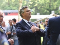 PLENKOVIĆ JE STJERAN U UGAO I NEMA KUD; PREMIJER HRVATSKE U RALJAMA KORUPCIJE: Ruke su mu vezane, a korumpirani ljudi su ga opkolili...