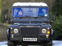 LJUBAV NA PRVI POGLED: Kraljica je imala na desetine automobila, ali jedan joj je bio omiljen (FOTO)