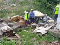 DRAMA NA GRADILIŠTU KORIDORA 5C: Bager sletio u provaliju iza kuće