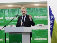IZETBEGOVIĆ U VAREŠU: 'Mi smo drugačiji'