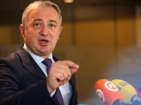BORENOVIĆ I DRUŠTVO SE HVATAJU ZA GLAVU: 'Milorade, povlačiš štetne i sulude poteze!'