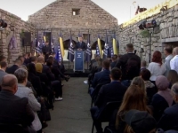 DENIS BEĆIROVIĆ SE U SREBRENIKU OBRATIO POKLONICIMA NiP-a: 'Danas želim da razotkrijem plan režima...'