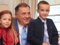 DODIK ISPRATIO UNUKE U NOVU ŠKOLSKU GODINU: 'Kad sam se borio, oni su bili moja nevidljiva vojska' (FOTO)