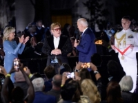 DUGA OPROŠTAJNA TURNEJA: Bidenovi ugostili Eltona Johna u Bijeloj kući (FOTO, VIDEO)