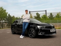 'SJAJAN IZGLED, DOBAR OSJEĆAJ': Jürgen Klopp ima novi auto, prvu vožnju odradio u Liverpoolu (VIDEO)