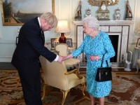 EMOTIVAN OPROŠTAJ BORISA JOHNSONA OD KRALJICE: 'Povjerovali smo, poput djece, da će zauvijek trajati!'