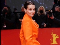 ZA NJU JE VRIJEME STALO: Juliette Binoche sve je zadivila efektnim izdanjem na crvenom tepihu (FOTO)