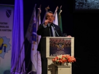 KOMŠIĆ NA GODIŠNJICI FORMIRANJA 2. KORPUSA ARMIJE RBiH:  'Kada smo počeli oslobađati zemlju, rekli su nam da stanemo. Danas nam govore da ne pričamo o tome!'