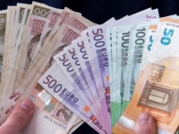 PUTNICI-NAIVCI: Sakrili po 50.000 eura u donji veš pa probali preći granicu