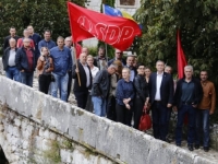 BEĆIROVIĆ U LIVNU: 'Okrenuti se životnim pitanjima i u fokus staviti ekonomiju'