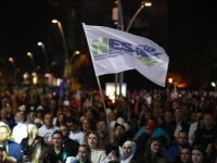 HILJADE LJUDI NA IZBORNOM SKUPU NES-a U ZENICI: U nedjelju idemo na pobjedu! (FOTO)