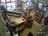 DRAMA U HERCEGOVINI: Kamionom udario u benzinsku pumpu i uzrokovao veću materijalnu štetu (VIDEO)