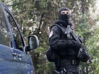BRZA AKCIJA POLICIJE: Zbog veza sa organiziranim kriminalom u Sarajevu je uhapšen pripadnik Direkcije za koordinaciju policijskih tijela…