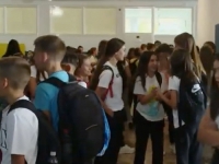 U VRIJEME MASOVNIH ODLAZAKA IZ ZEMLJE: Gradić u Bosni i Hercegovini bilježi porast broja upisane djece u osnovne škole… (VIDEO)
