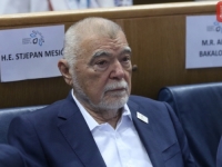 STJEPAN MESIĆ SE PRISJETIO SUSRETA SA BRITANSKOM KRALJICOM: 'Zanimalo ju je zašto se raspala Jugoslavija, nije je puno interesirala...'