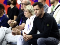 DOŠAO DA PODRŽI NAŠE KOŠARKAŠE: Adnan Ćatić prati Zmajeve u Kolnu protiv Njemačke, pogledajte sjajnu podršku koju BiH ima u dvorani (VIDEO)