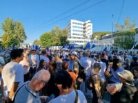 BURNO U SARAJEVU: Nove demonstracije ispred zgrade OHR-a, na poziv se odazvali...