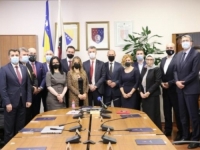 JESU LI IZNEVJERILI GRAĐANE KANTONA SARAJEVO: Brojne zakone koje je 'Trojka' obećala nikad nije ni razmatrala