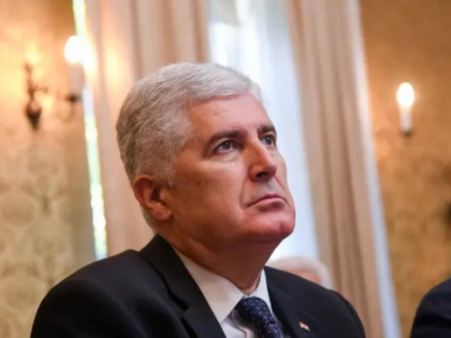 TEŠKO RAZOČARENJE U ČOVIĆEVIM REDOVIMA: 'Čini se da OHR neće intervenirati u Izborni zakon!'