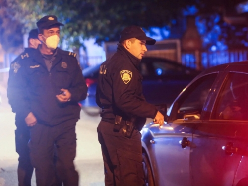 VIC DANA: Zaustavio policajac učiteljicu zbog prebrze vožnje...