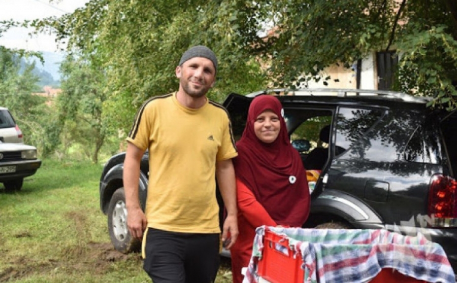 PREKO GRUPE'KO NEMA NEKA UZME, HALAL JE': Mustafa i Zehra Alajmović se terete da su pribavili 948.283 KM, a za liječenje potrošili 6.383 KM | Slobodna Bosna