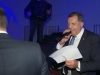 PJEVA I KAD MU JE NAJTEŽE: Milorad Dodik proglasio pobjedu pa uzeo mikrofon u ruke, gurnuli su mu papir u ruke... (VIDEO)