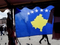 KAO DA JE SPREMAN SPUSTITI TON: 'Vučić će prije napraviti ustupak oko Kosova, nego oko sankcija Rusiji'