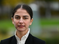 DIO KABINETA NOVOG PREMIJERA: Najmlađa ministrica Švedske ima svega 26 godina i porijeklom je iz Irana