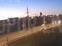 ZASTRAŠUJUĆI PRIZORI U RUSIJI: Borbeni avion zabio se u stambenu zgradu, procurili snimci eksplozije (VIDEO)