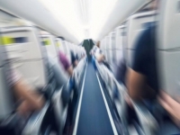 AVION ULETIO U SNAŽNE TURBULENCIJE IZNAD ATLANTIKA: Putnici udarali glavom o strop (FOTO)