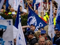 PRAG, BERLIN, RIM: Širom Evrope više hiljada ljudi na protestima zbog visokih cijena, inflacije, ali i...