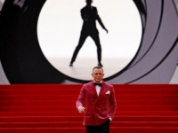 BAŠ KAO I AGENT 007: Daniel Craig primio viteško priznanje (FOTO)