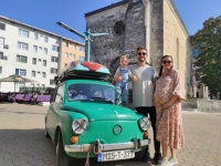 PRIJE ČETIRI GODINE SE VRATIO IZ AUSTRALIJE: Porodica Čamo 'fićom' krenula za Švicarsku i zastala da odmori u Bihaću (FOTO)
