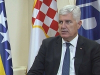 SKANDALOZAN NASTUP DRAGANA ČOVIĆA NA HRT-u: 'Zabilješke su išle u svaku obitelj, čak i od Islamske zajednice, koliko glasova ide obitelji Izetbegović, koliko Komšiću...' (VIDEO)