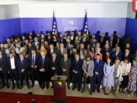 KLJUČNI DOGOVOR U CENTRALI SDP-a: Jedanaest stranaka okupljenih oko kandidature Denisa Bećirovića planiraju...