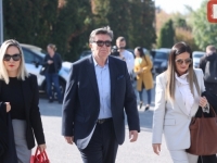 TUŽILAŠTVO BiH PRIREDILO SKANDAL VEĆ NA PRVOM ROČIŠTU U SLUČAJU 'DOBROVOLJAČKA': Tvrde da Alija Izetbegović nije bio zarobljen već zaštićen, dijelovi optužnice pisani EKAVICOM!
