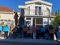 OKUPLJANJE ISPRED DELEGACIJE EU U PODGORICI: 'Prosrpska i proruska koalicija predstavlja stalnu prijetnju, zaustaviti uništavanje Crne Gore'