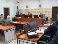 SUĐENJE ZA RATNE ZLOČINE MILENKU MACANOVIĆU: Tereti se da je krajem juna 1992. godine u prostorijama O.Š. 'Nikola Mačkić' u Ključu u kojoj su bili privedeni civili...