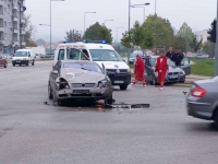 HITNA POMOĆ NA TERENU: U saobraćajnoj nesreći u Banjaluci najmanje jedna osoba povrijeđena