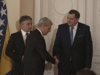 POTEZ  U 'MANIRU' JEDNOG DRŽAVNIKA: Dodik poručio Džaferoviću i Komšiću da mu je milo što ih više neće morati gledati