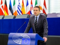 OŠTAR NASTUP HRVATSKOG EUROPARLAMENTARCA: 'Željko Komšić politička je i moralna sramota za Europu, nadam se da će otići…'