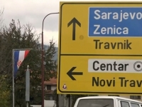 BURNO U SREDNJOJ BOSNI: SDA traži uklanjanje jarbola sa zastavama hrvatskog naroda uz magistralni put... (VIDEO)