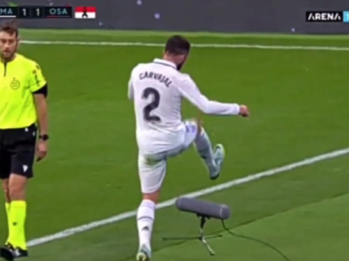 DANI VAN TERENA I VAN SEBE: Fudbaler Real Madrida iskalio bijes na mikrofonu poslije izmjene u finišu susreta (VIDEO)