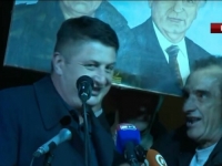 INCIDENT NA PROTESTIMA U BANJOJ LUCI: Na binu izašao muškarac sa slikama ratnih zločinaca Mladića i Karadžića, ubrzo je...