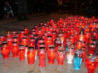 'DA SE OVAKVI ZLOČINI NIKADA NE ZABORAVE': U Bihaću i Mostaru odata počast žrtvama Vukovara (FOTO)