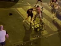 SIJEVALE PESNICE, LETJELE STOLICE: Pogledajte brutalnu tuču navijača Engleske i Walesa pred odlučujući okršaj na Mundijalu (VIDEO)