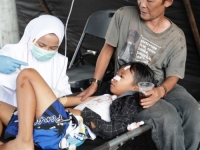 NOVI DETALJI ZEMLJOTRESA U INDONEZIJI: Najmanje 162 mrtva, 700 povrijeđenih, među njima puno djece