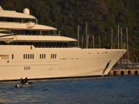 NA ŠEST SPRATOVA: Jahta ruskog milijardera Abramoviča usidrena u...